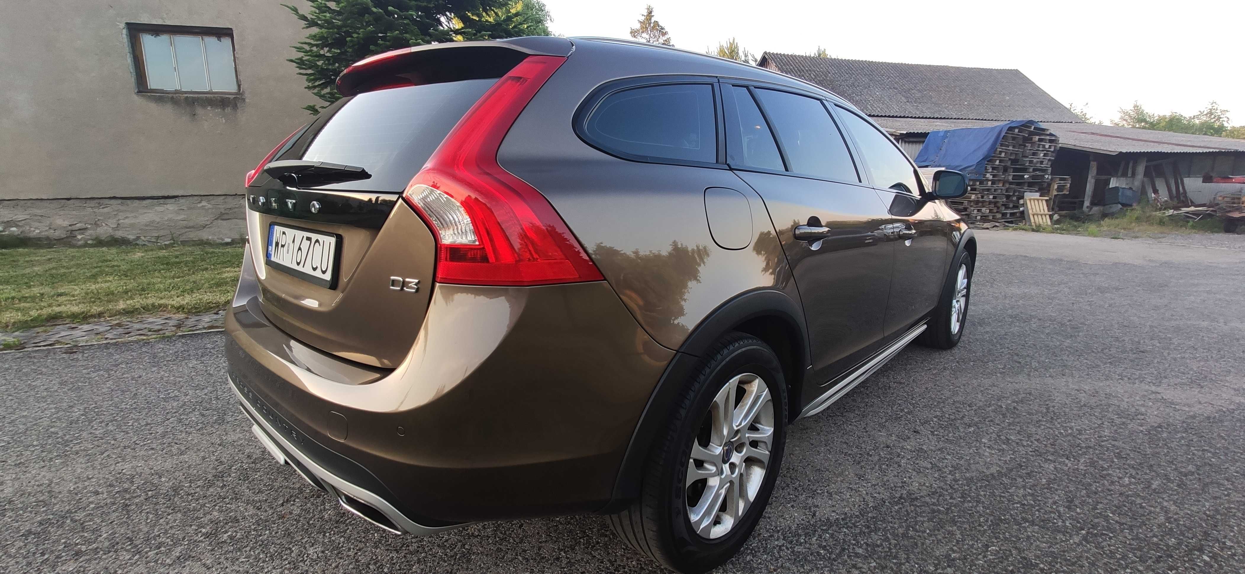 VOLVO V60 CC - Cross Country D3