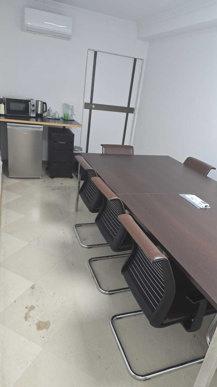 Trespasse e/ou Recheio Espaço Comercial em Almada.