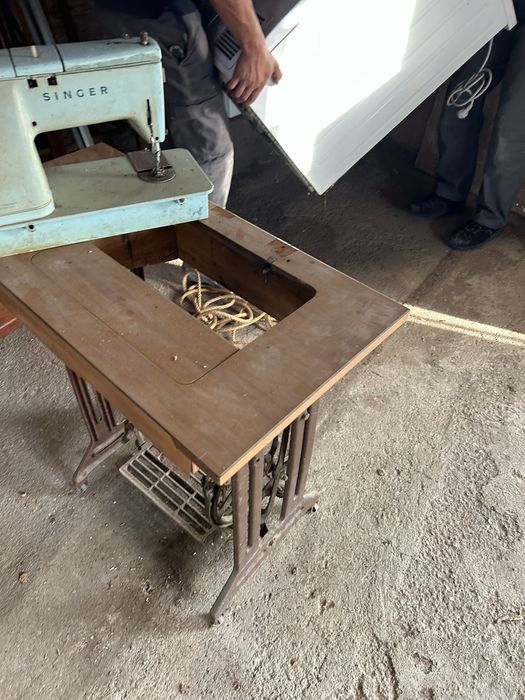 Maquina de custura Singer antiga