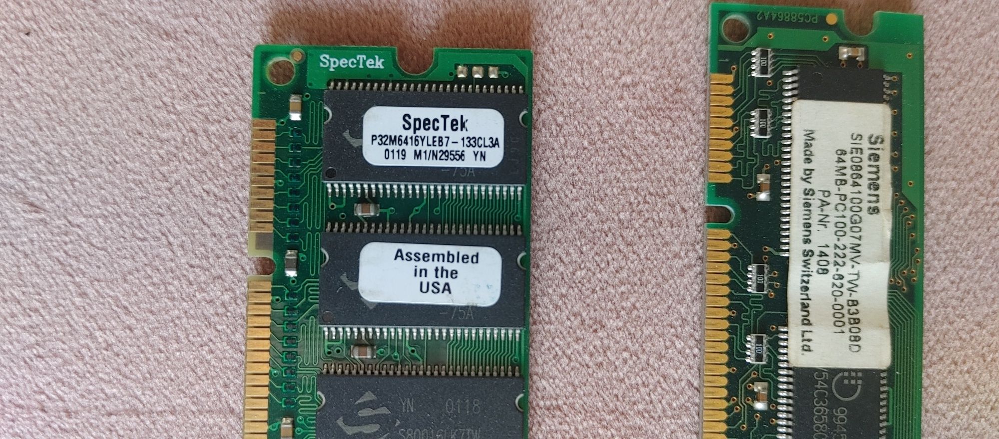 Procesor Intel Celeron, karta sieciowa i pamięć RAM
