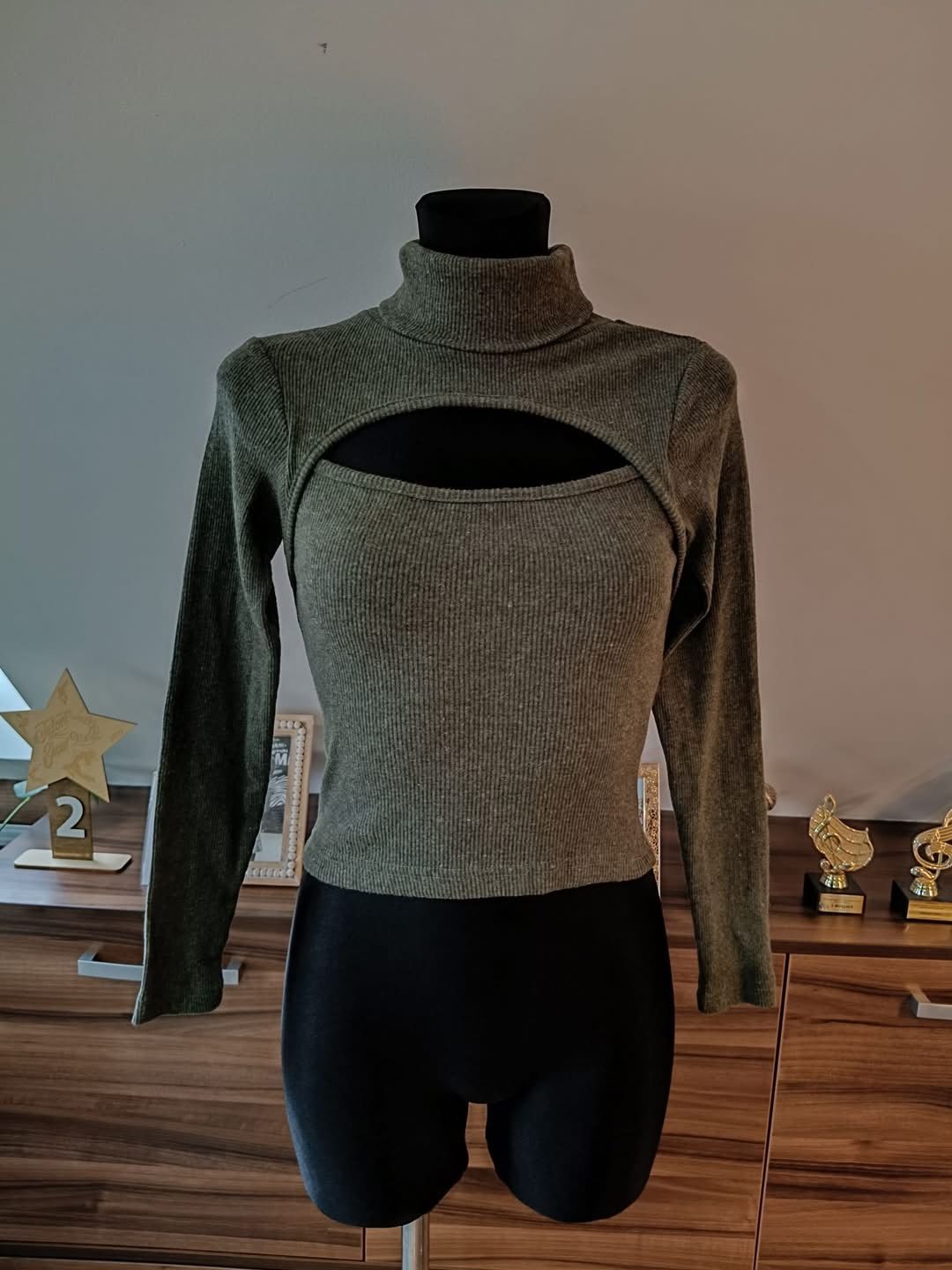 Super modny krótki sweter golf Shein prążek