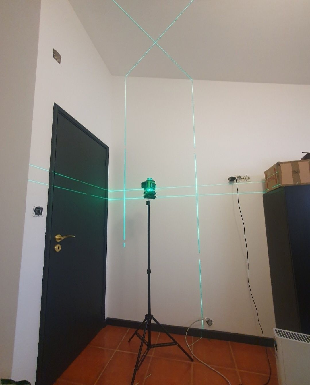 nivel laser 16 linhas com tripé como novo