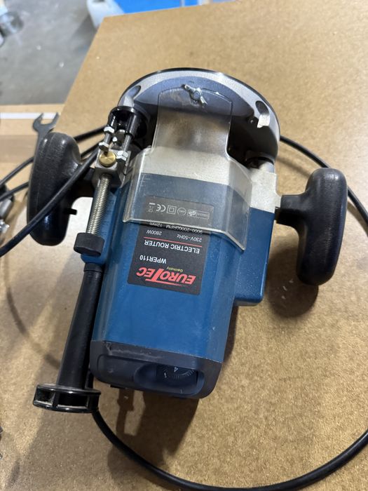 Frezarka górnowrzecionowa 2800 W + frezy EUROTEC