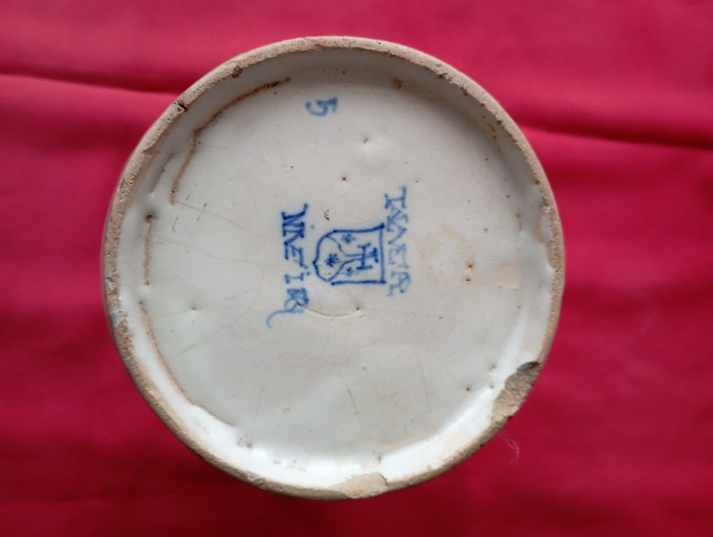 Jarro em Porcelana Antigo