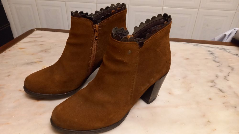 Vendo botas de senhora muito baratas
