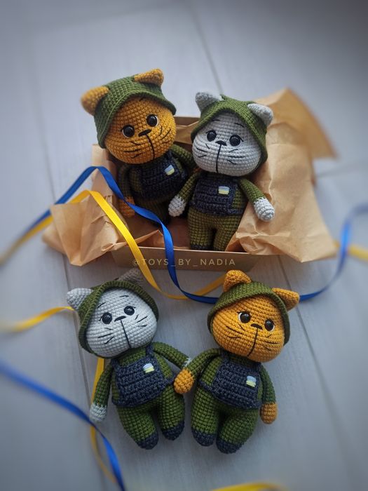 Вязаная игрушка, іграшка,зайчик , подушка груди,грудь , мішка, медведь