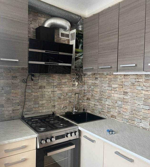 Продам! 2 к квартиру с ремонтом, кирпичный дом
