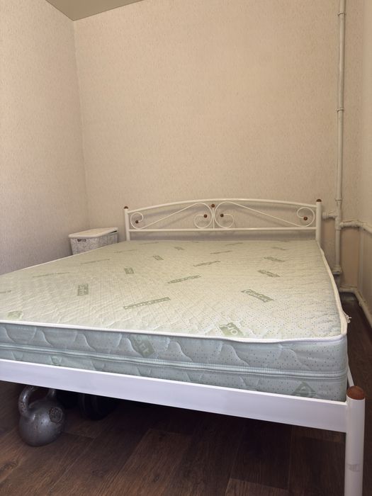 Кровать двухспальная