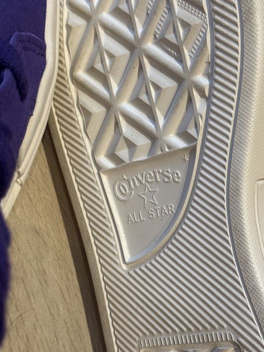 Converse novas, usadas apenas uma vez