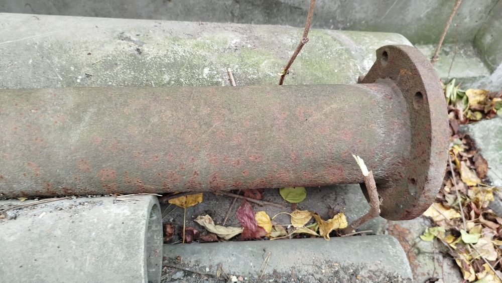 Азбестова труба з зовнішнім діаметром 200 мм та 100 мм