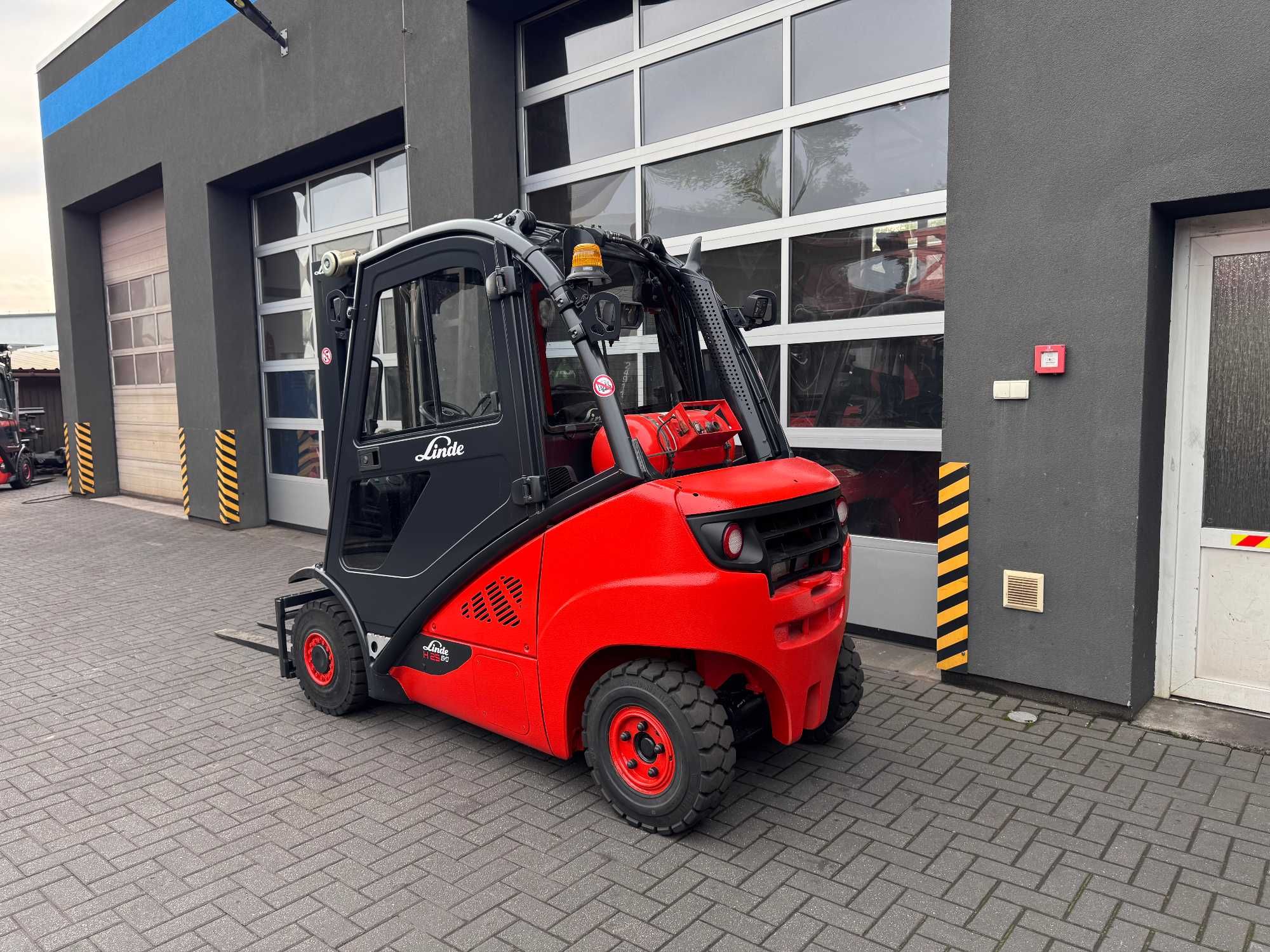 Wózek widłowy Linde H25T-02 2014 rok TRIPLEX KABINA 022