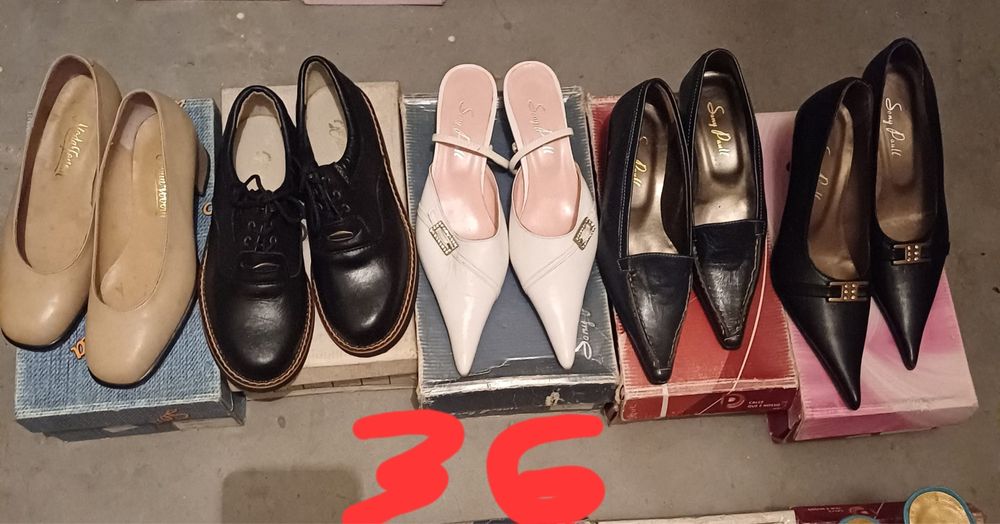 Lote pares de sapatos homem e mulher