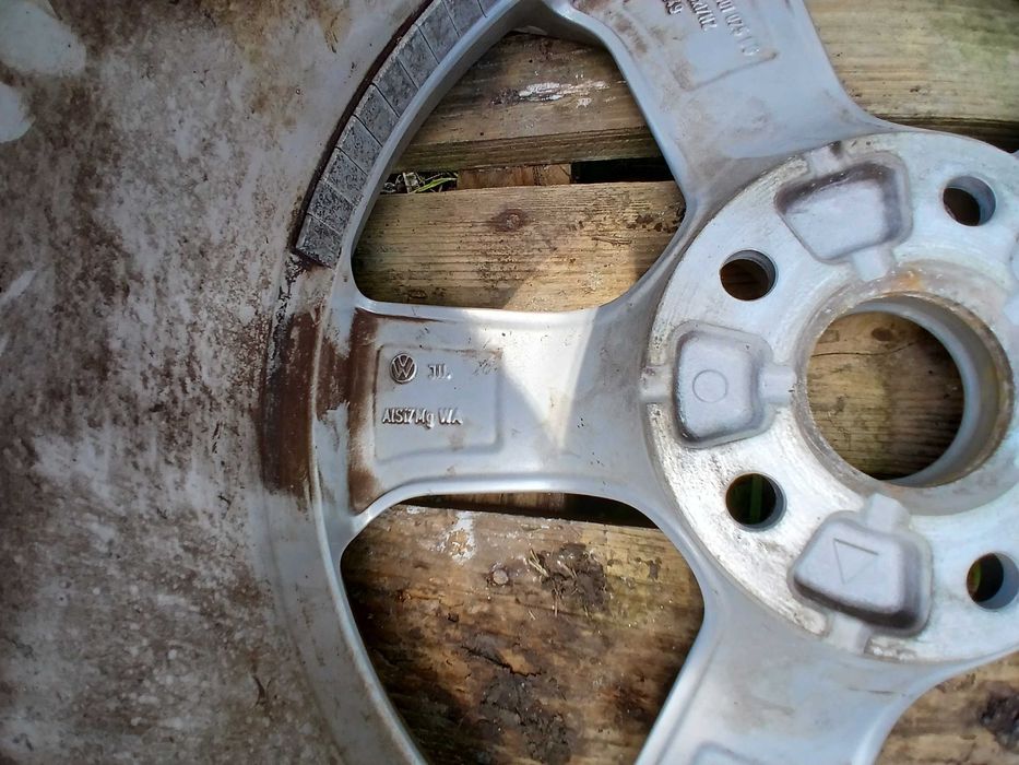 Felga aluminiowa 17 cali VW GOLF VII 7 5G0 alufelga