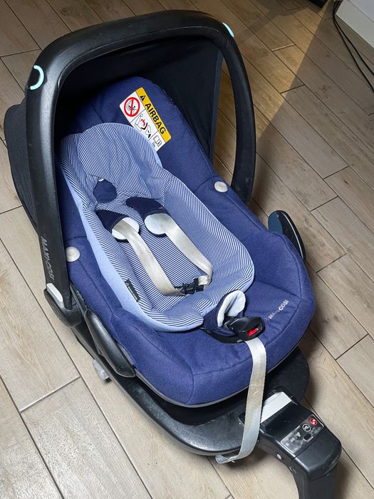 Fotelik Maxi-Cosi Pebble 0-13kg + baza Isofix 2 way fix