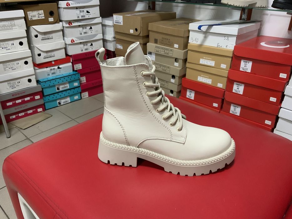 Женские  стильные зимние замшевые ботинки на шнурках жіночі черевики