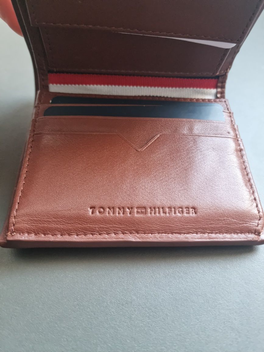Skórzany portfel tommy hilfiger