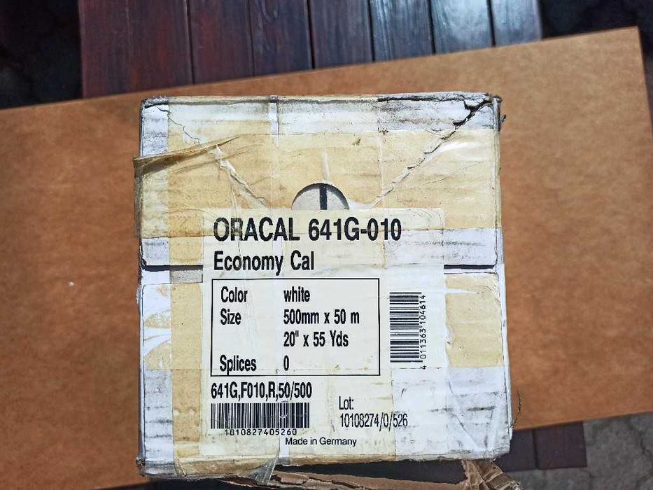 Okleina samoprzylepna