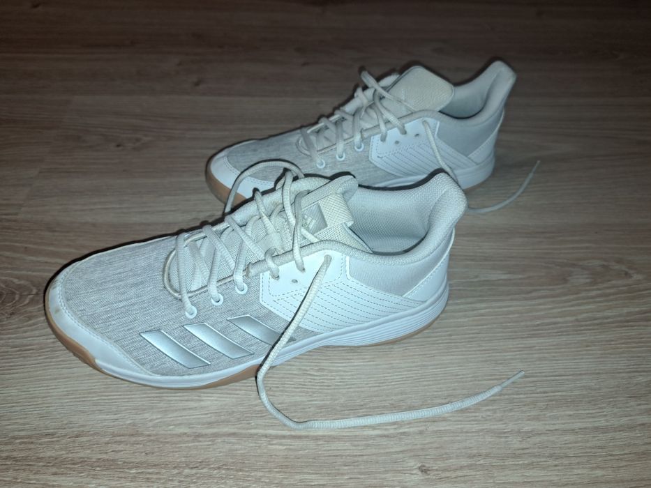 Damskie buty halowe adidas rozm. 40