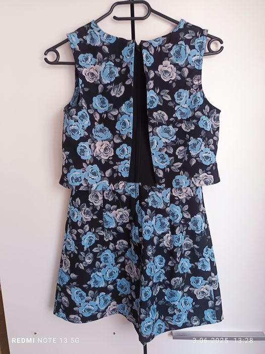 kombinezon/szorty  w kwiaty na zamek z tyłu z baskinką 36 pepites