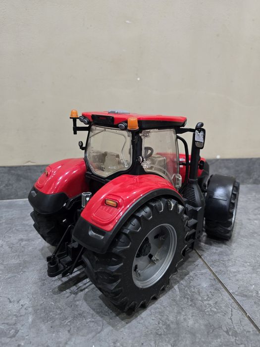 Traktor Case firmy bruder