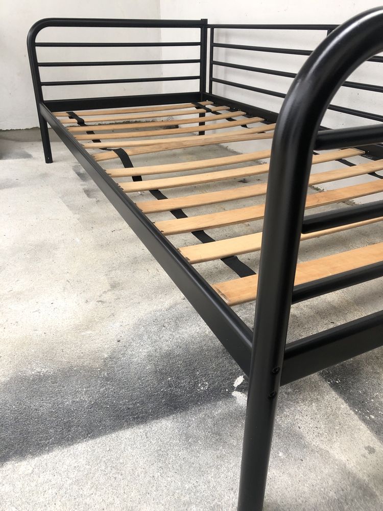 Sofá cama Ikea preta