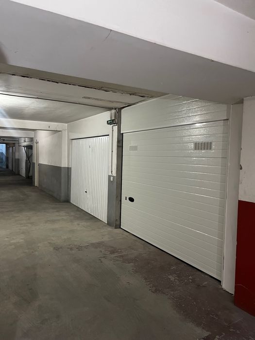 Garagem fechada para arrendar