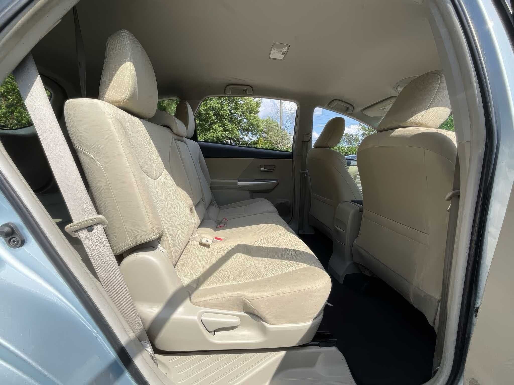2014 Toyota Prius v Two