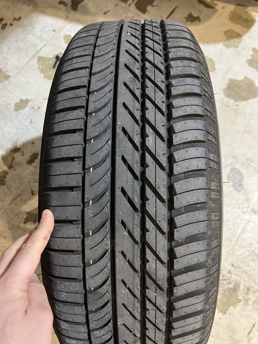 Land Rover Evoque jante 18 + pneus Goodyear 235/60