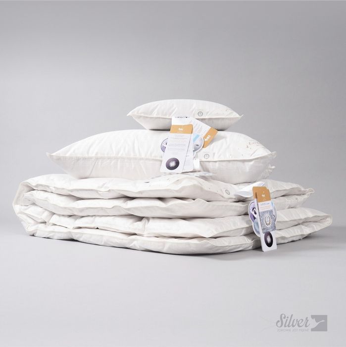 Kołdra AMZ SILVER letnia puch 90% 220x240cm Srebrzysty krem