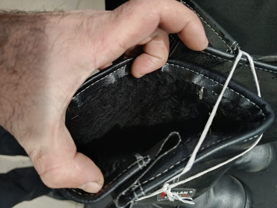 Чоботи зимові на хуторі Талан