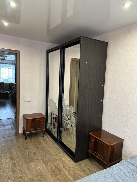 Сдам 2х ком квартиру в центре!