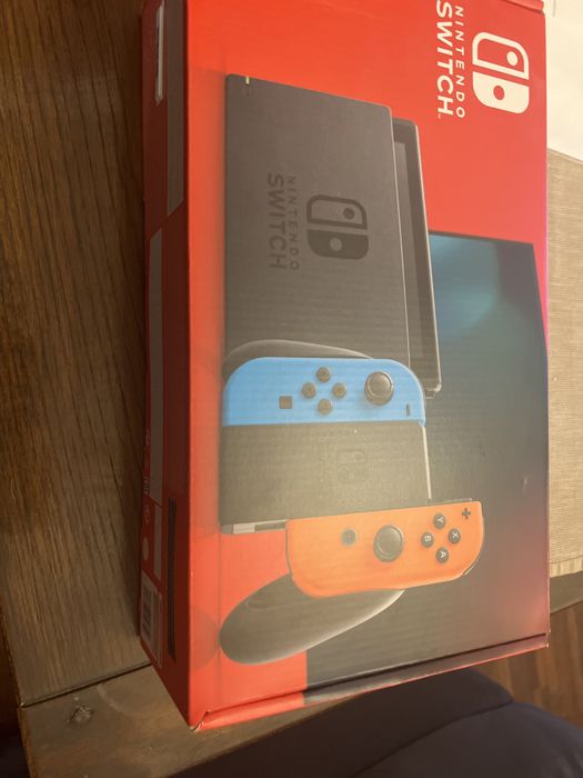 Nintendo switch w pudełku