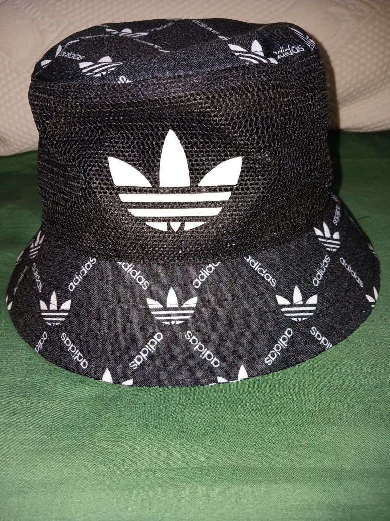 Нова панама Adidas.