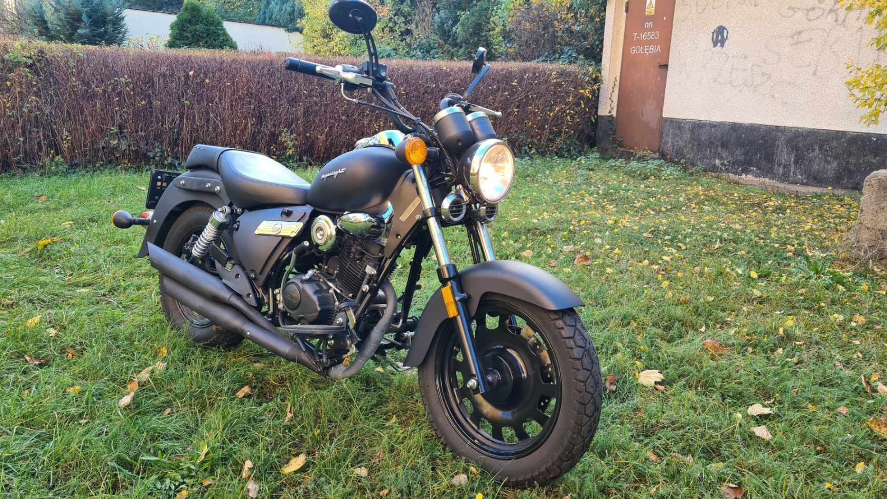 KEEWAY Superlight 125