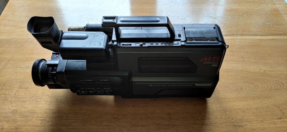 Kamera Panasonic NV-M5 VHS