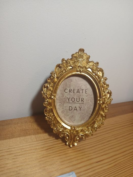 Ramka na zdjęcia złota