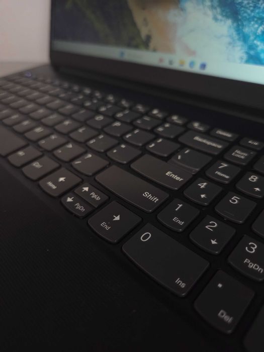 Lenovo V15 G2 ITL