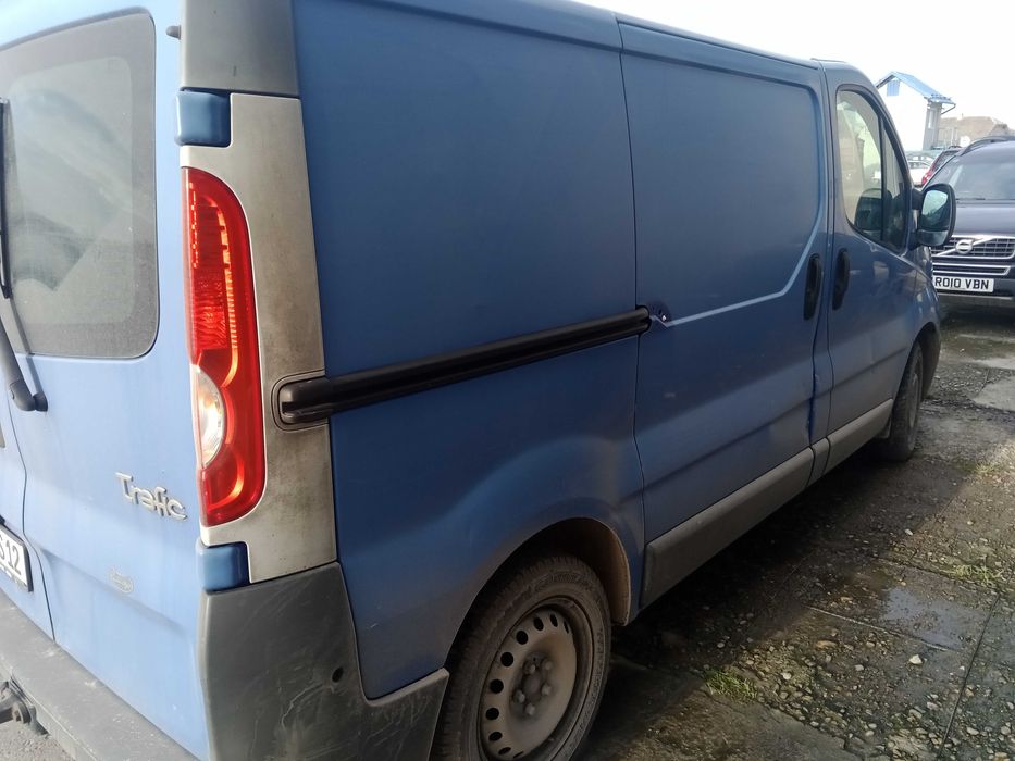 продам renault trafic 2.0 dci