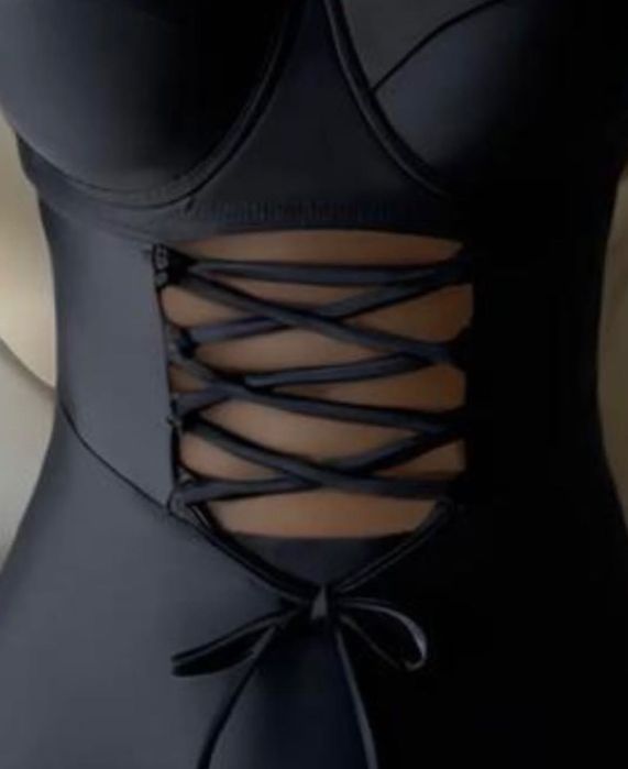 Купальник суцільний