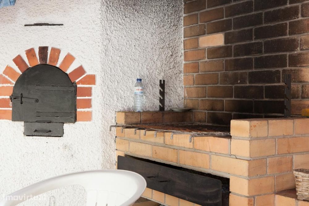 Quarto - localizado em  Coimbra