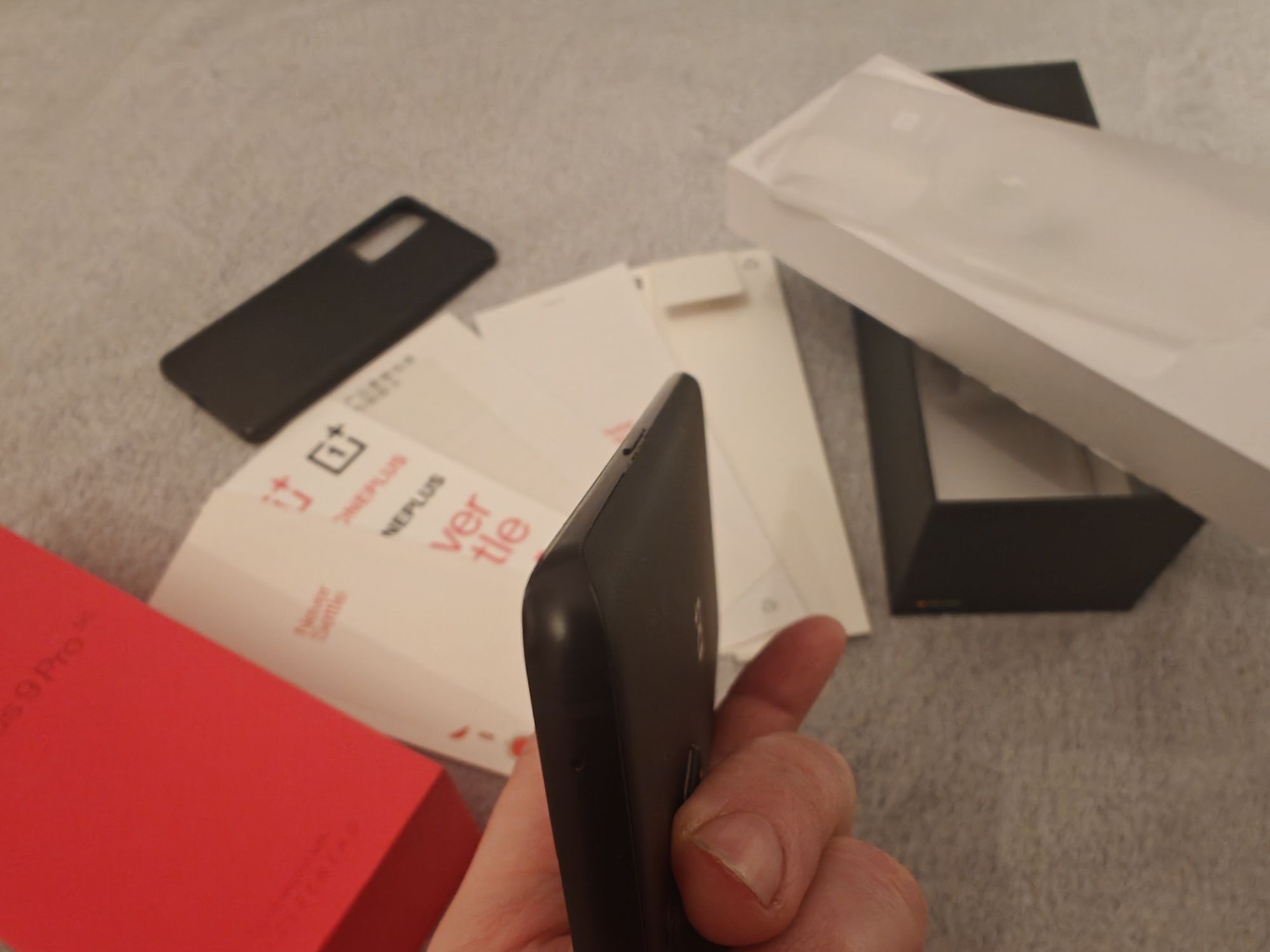 Продам one plus 9 pro 12/256 global.
