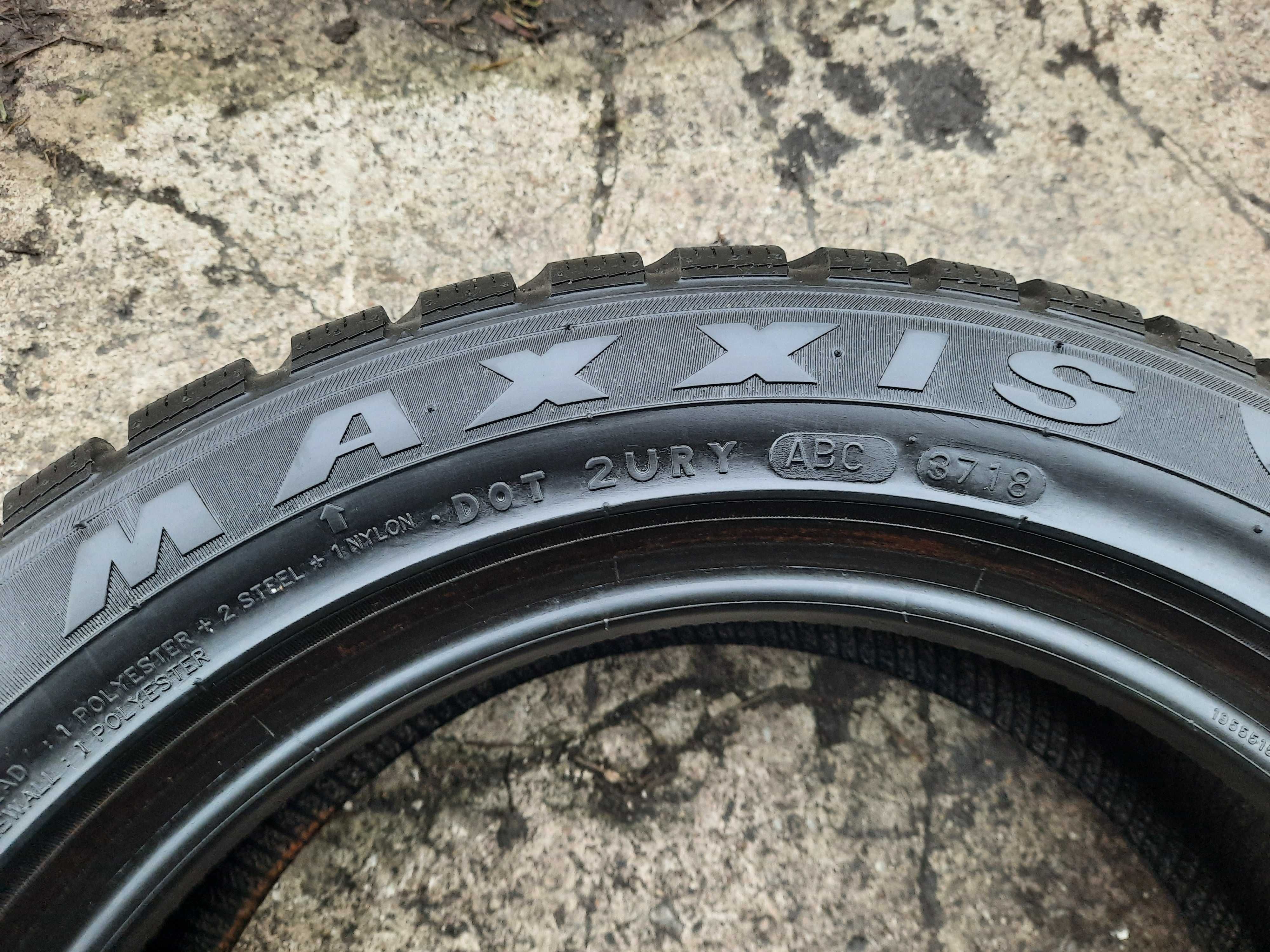 Opony zimowe klasy ekonomicznej MAXXIS 195/55/15 ok. 7 mm 2018 r.