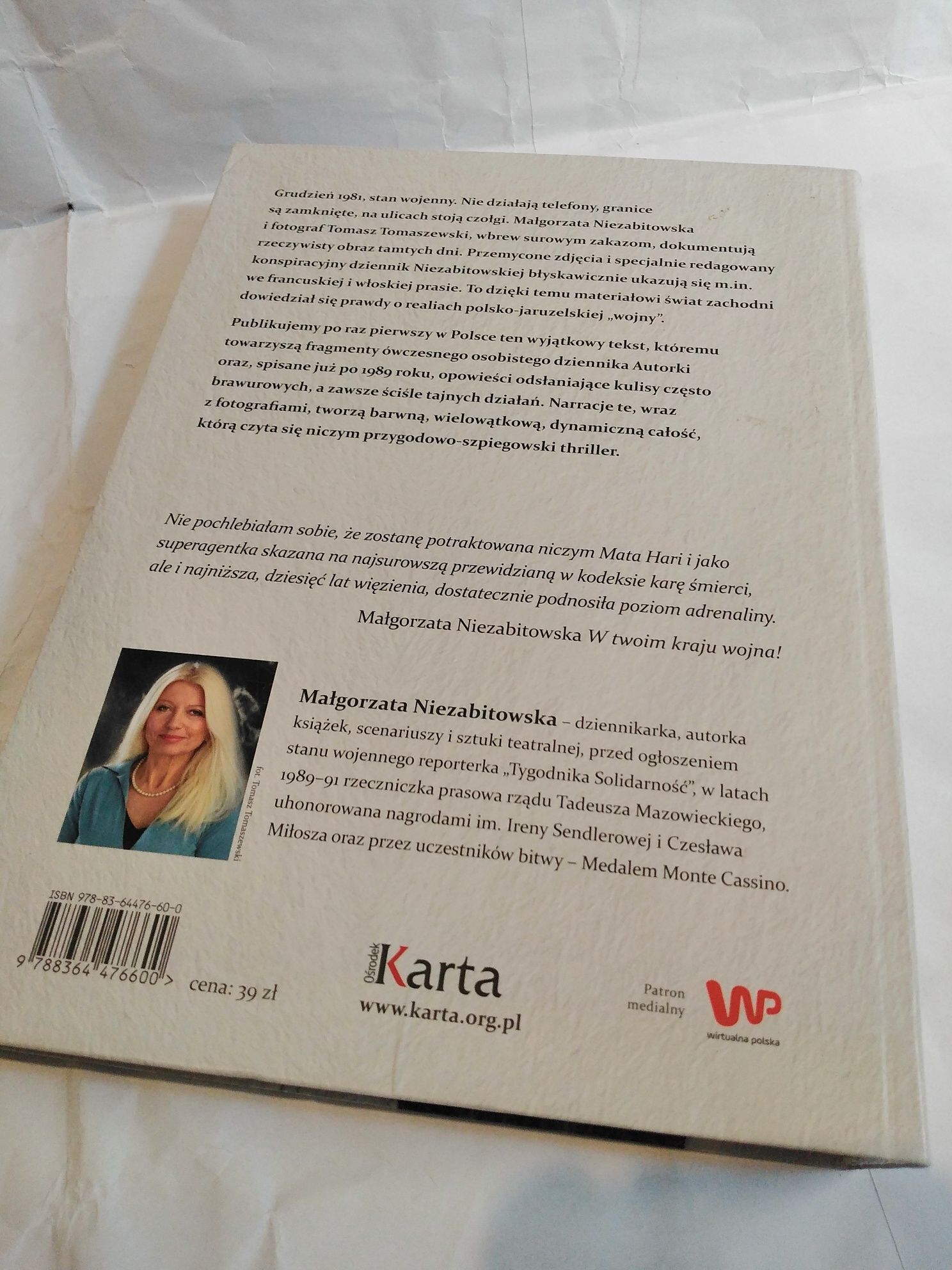 W twoim kraju wojna - Małgorzata Niezabitowska