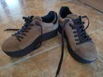 Sapatos marca CARNEIROS