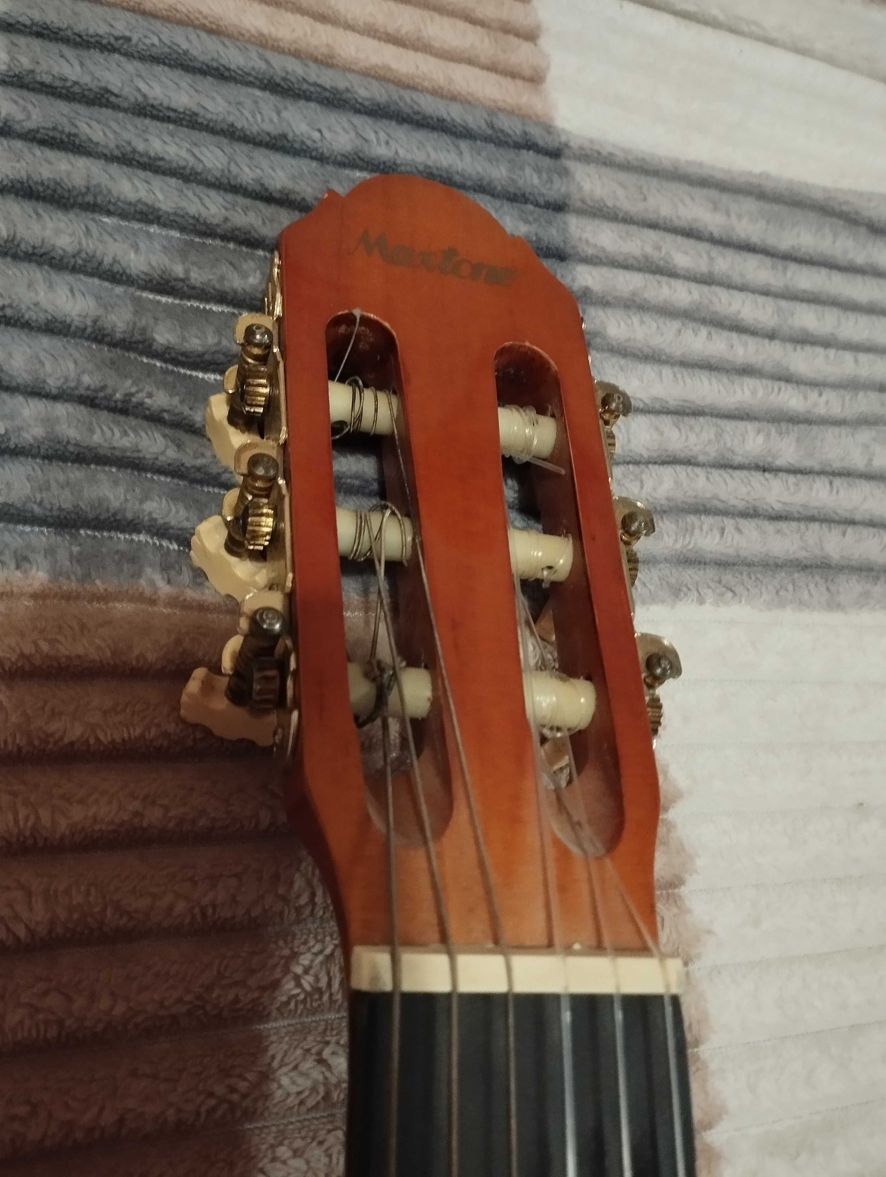 Класична гітара Maxtone CGC 390N з чохлом