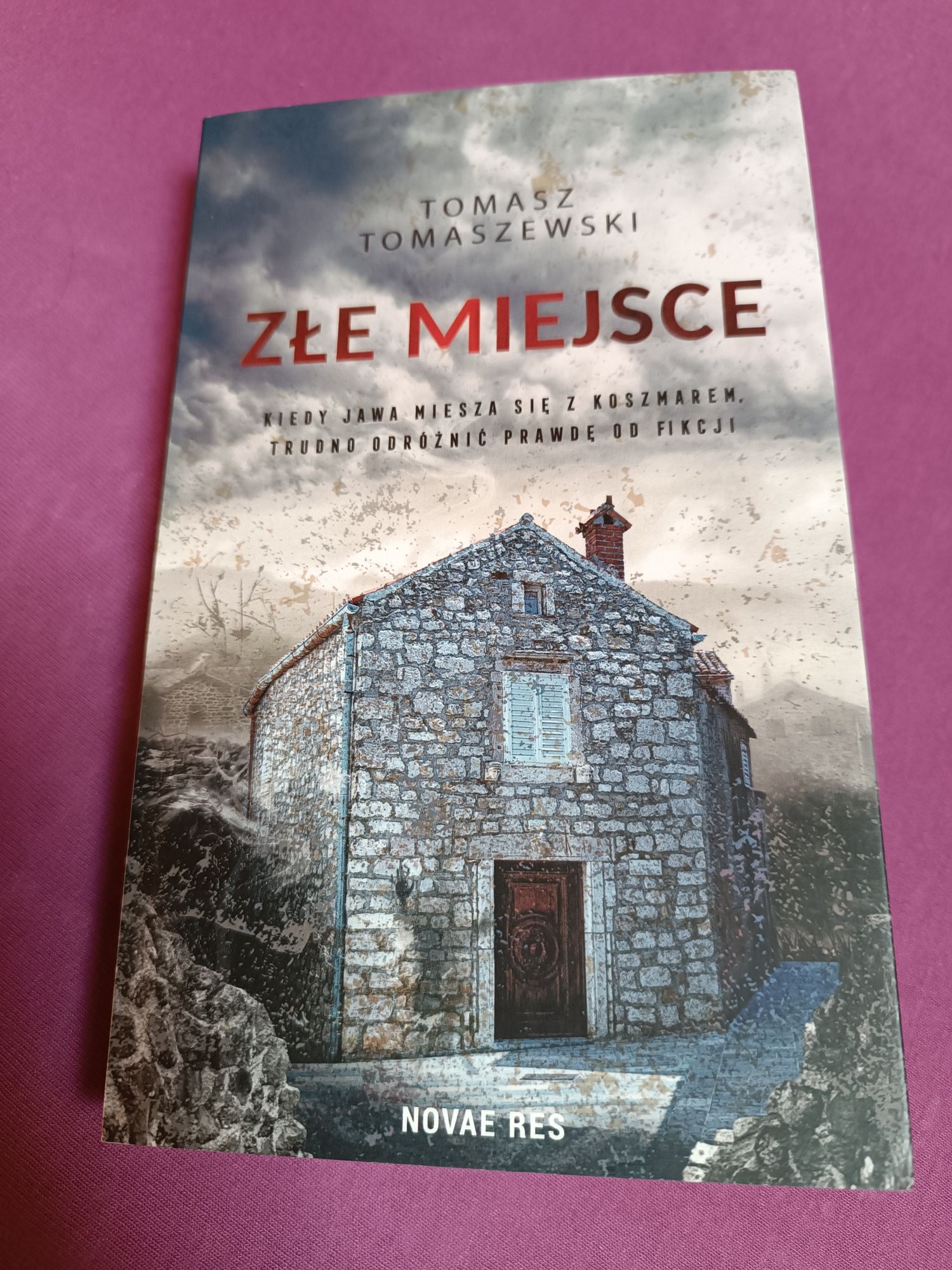 Złe miejsce- Tomasz Tomaszewski