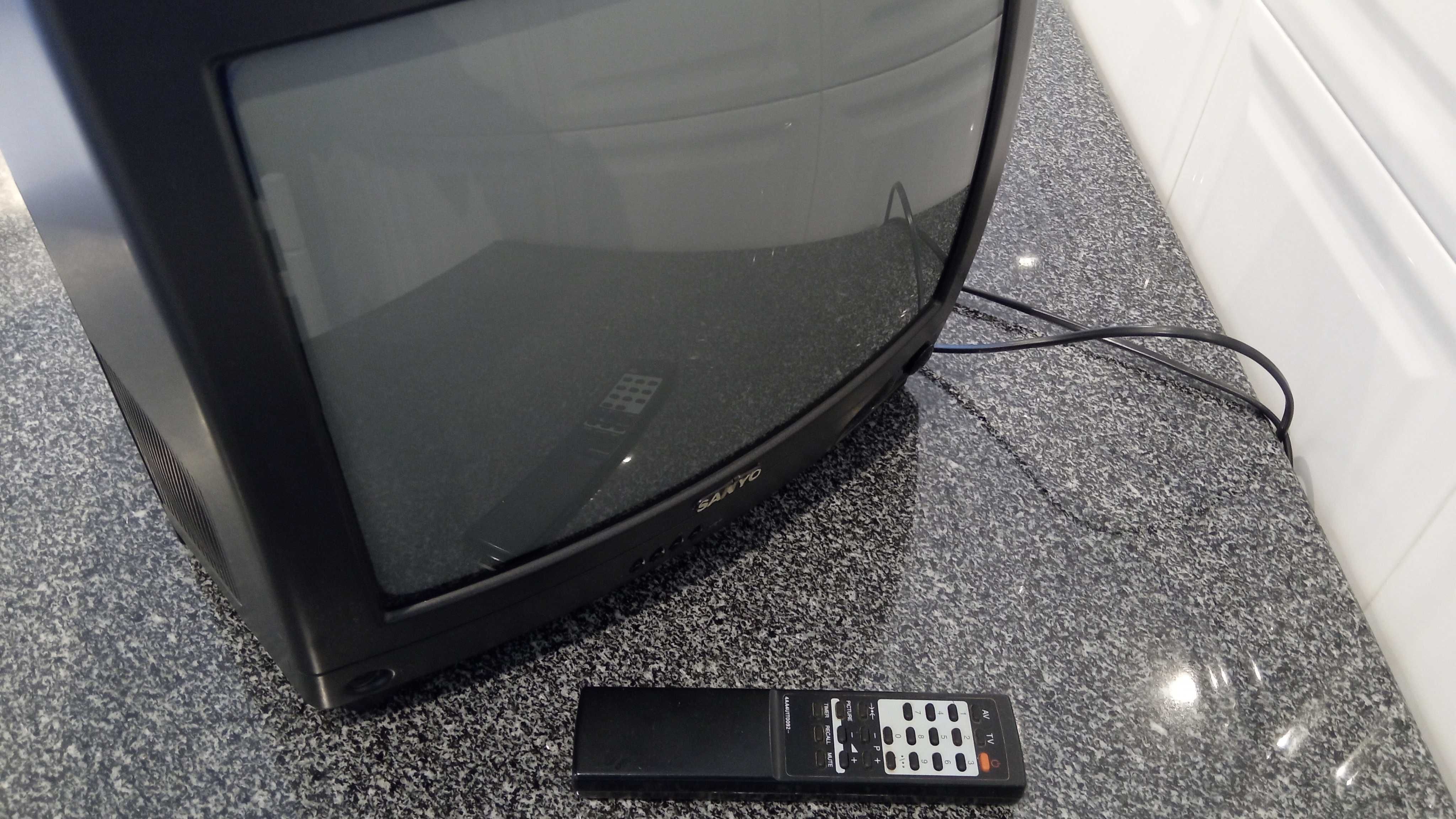 Televisão Sanyo Ecrã de 35cm (13")
