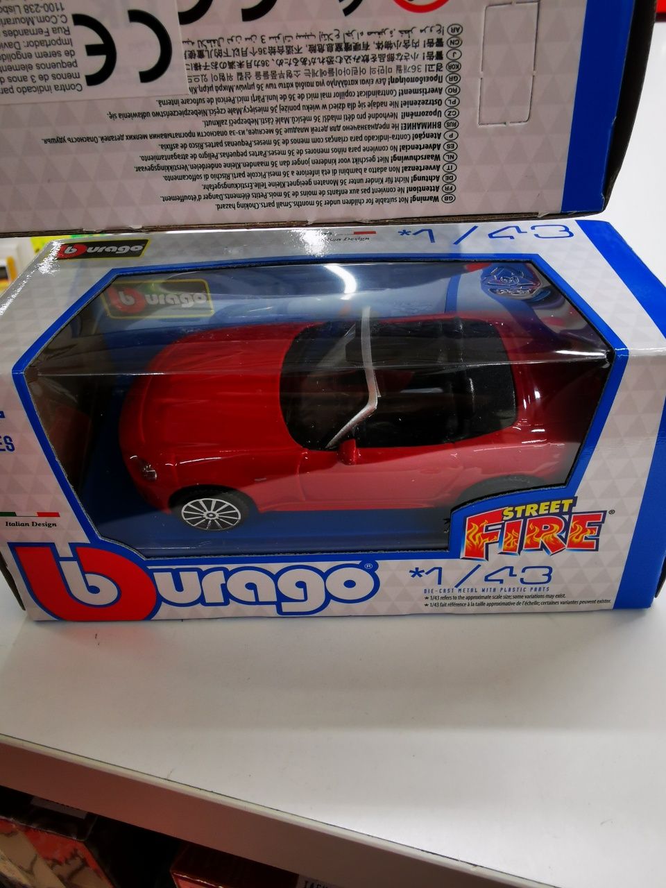 Fiat 124 Spyder Burago 1/43