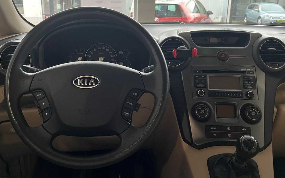 Kia Carens  2011