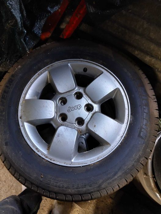 5 jantes com pneus 235/75R17 Jeep WJ/WG